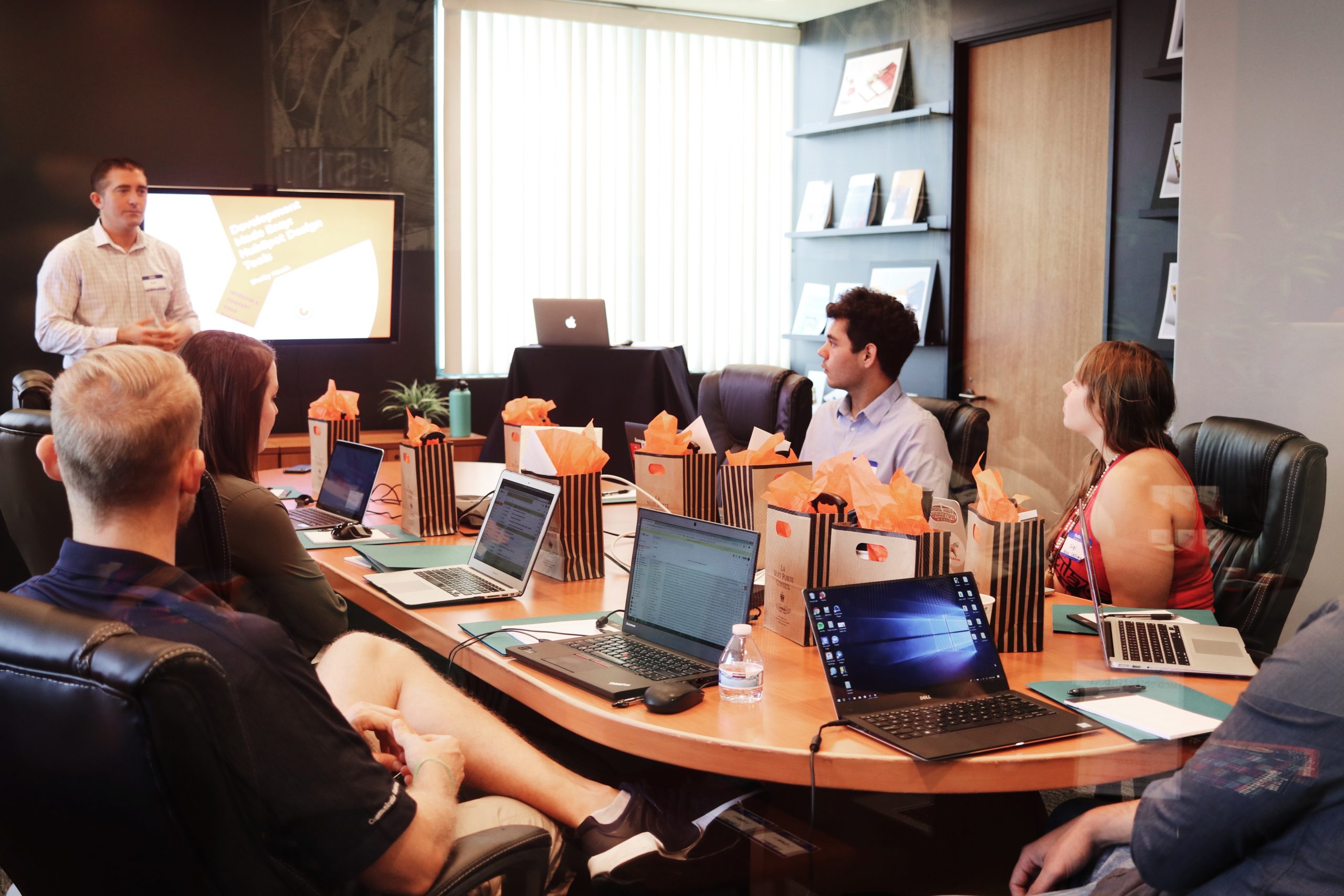 campaign-creators-gMsnXqILjp4-unsplash business meeting